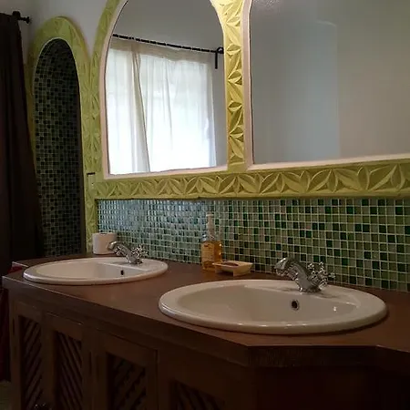 Bed & Breakfast Homes Elicriso